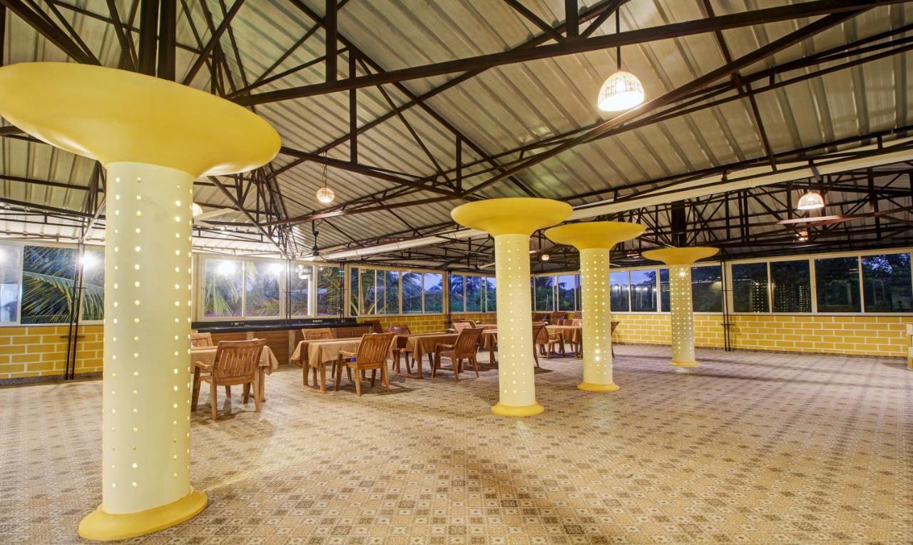 Treebo Majestic Palms, 2 Km From Colva Beach บีนอลิม ภายนอก รูปภาพ