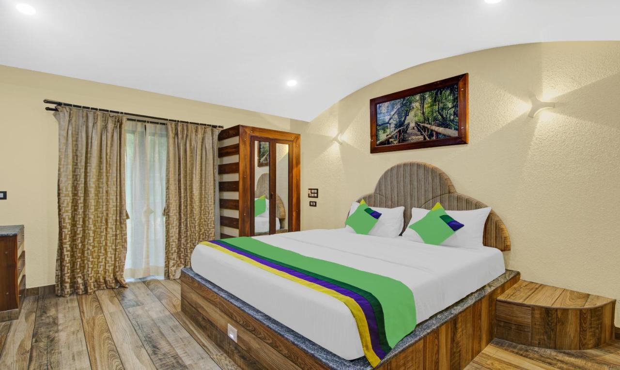 Treebo Majestic Palms, 2 Km From Colva Beach บีนอลิม ภายนอก รูปภาพ
