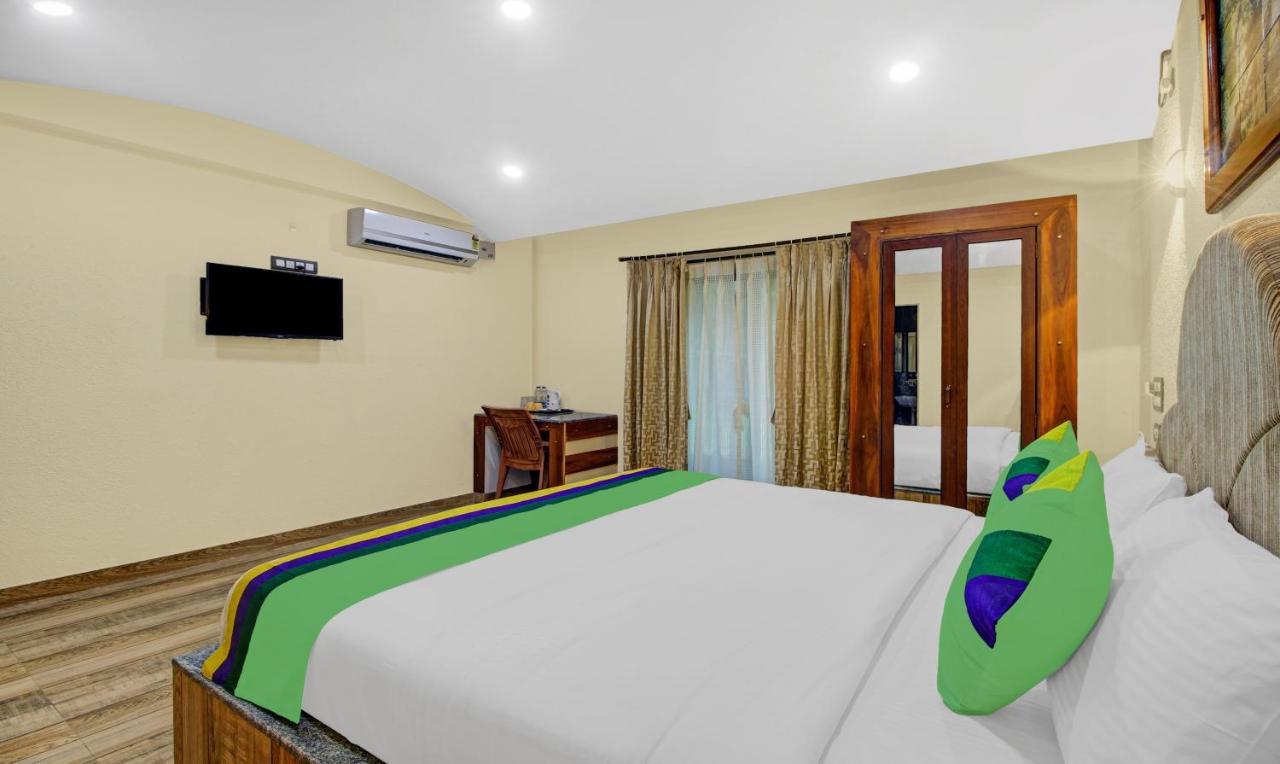 Treebo Majestic Palms, 2 Km From Colva Beach บีนอลิม ภายนอก รูปภาพ