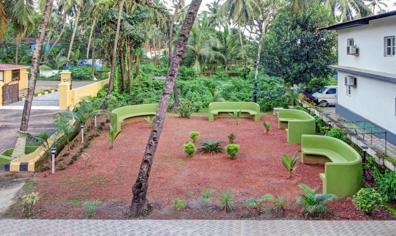 Treebo Majestic Palms, 2 Km From Colva Beach บีนอลิม ภายนอก รูปภาพ